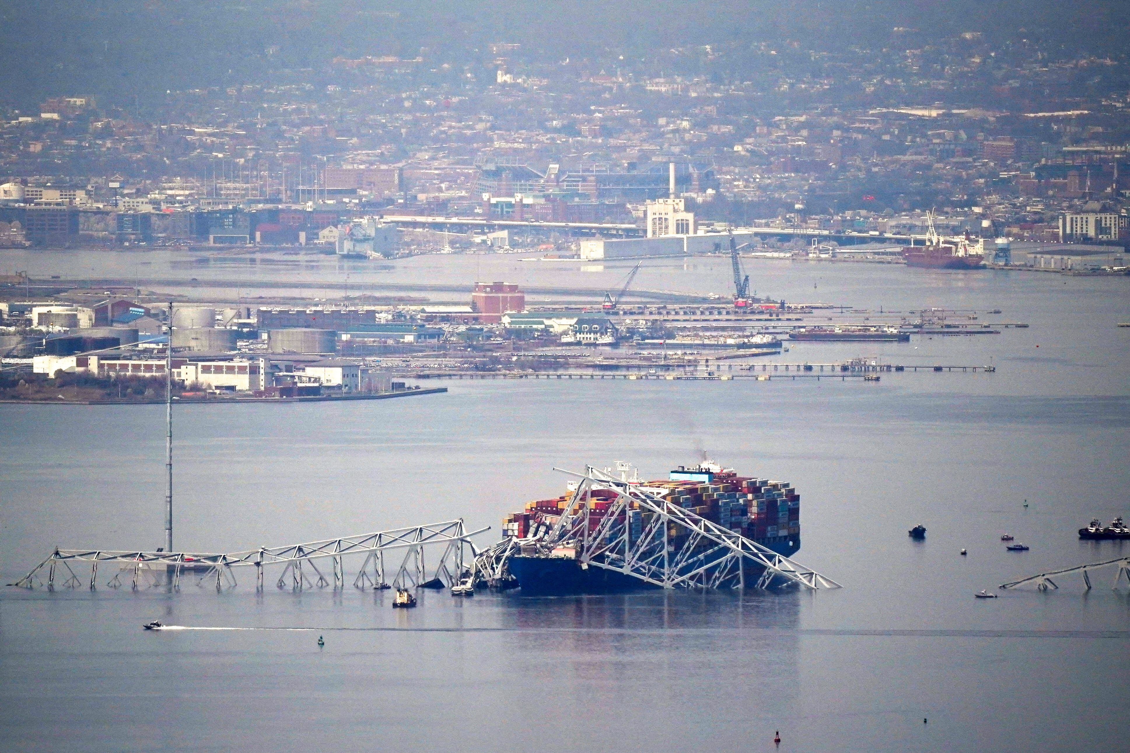 Se conoció la causa del accidente del buque Dalí en el puente Francis Scott Key, en Baltimore (REUTERS)