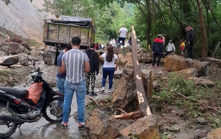 Por deslizamientos, cuatro vías de Santander amanecieron cerradas-Colombia-18 de noviembre del 2023