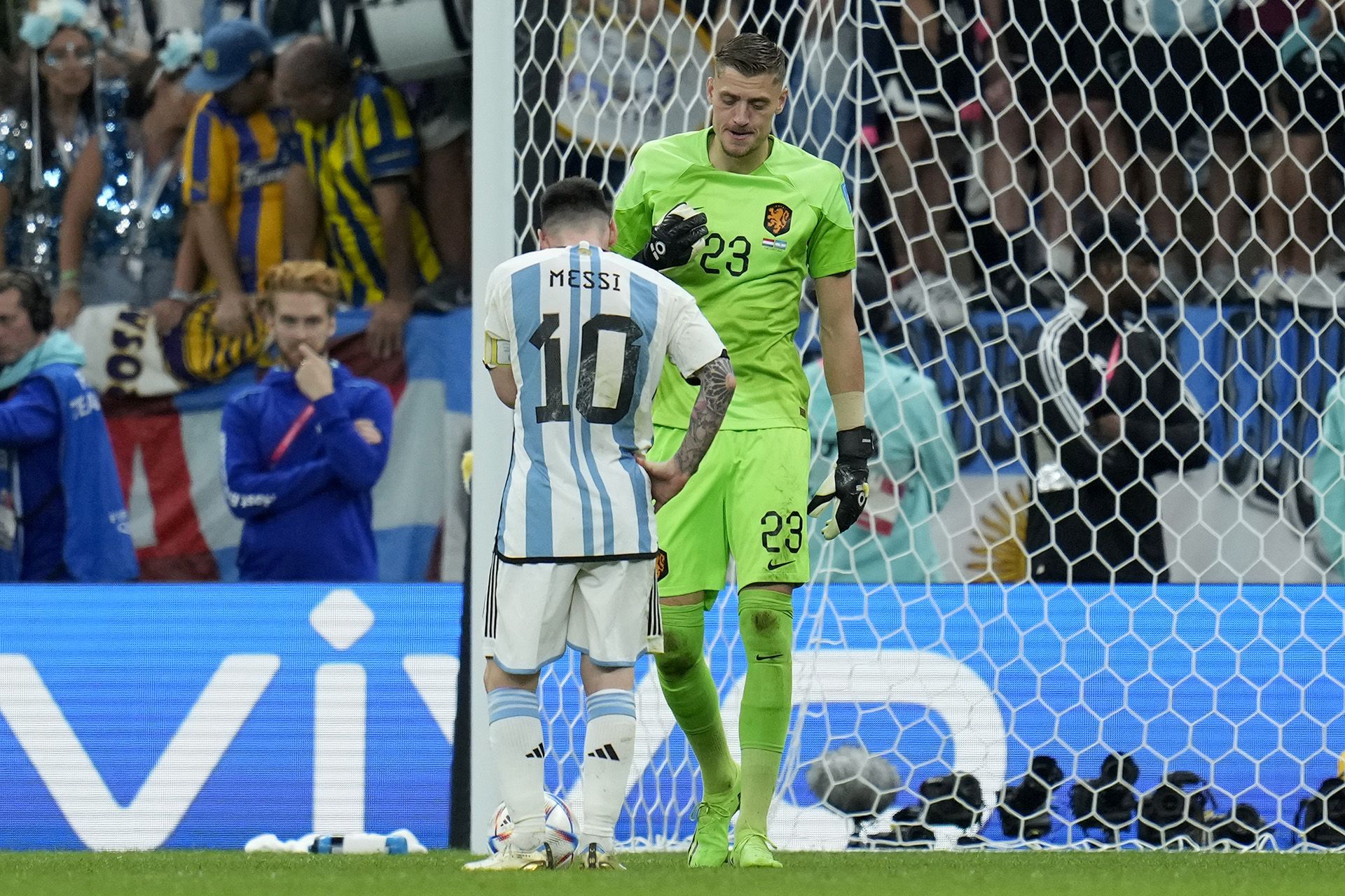 Lionel Messi convirtió los dos penales que ejecutó ante Andries Noppert en los cuartos de final del Mundial de Qatar 2022 (AP Photo/Ricardo Mazalan)