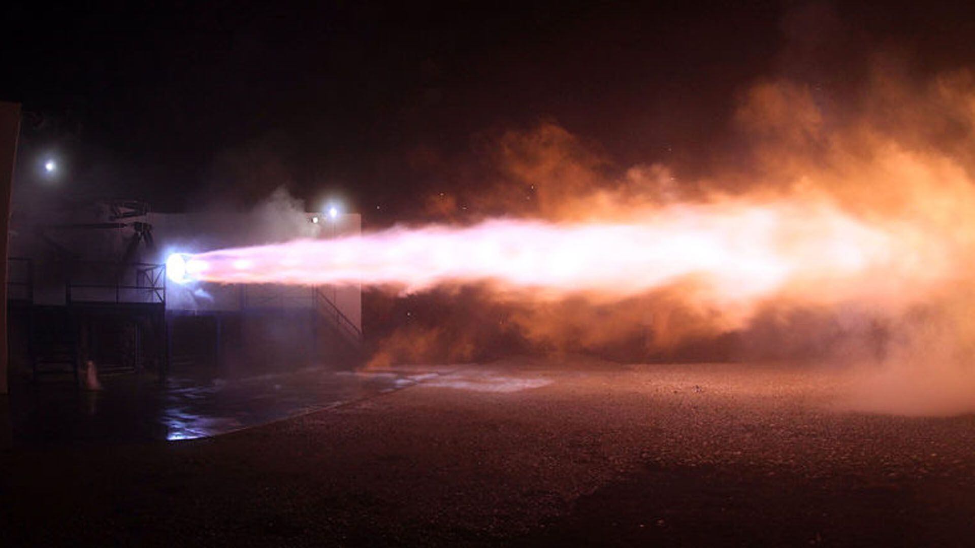 Combustión clásica de un cohete Raptor 9 de un cohete SpaceX de Elon Musk (SpaceX)