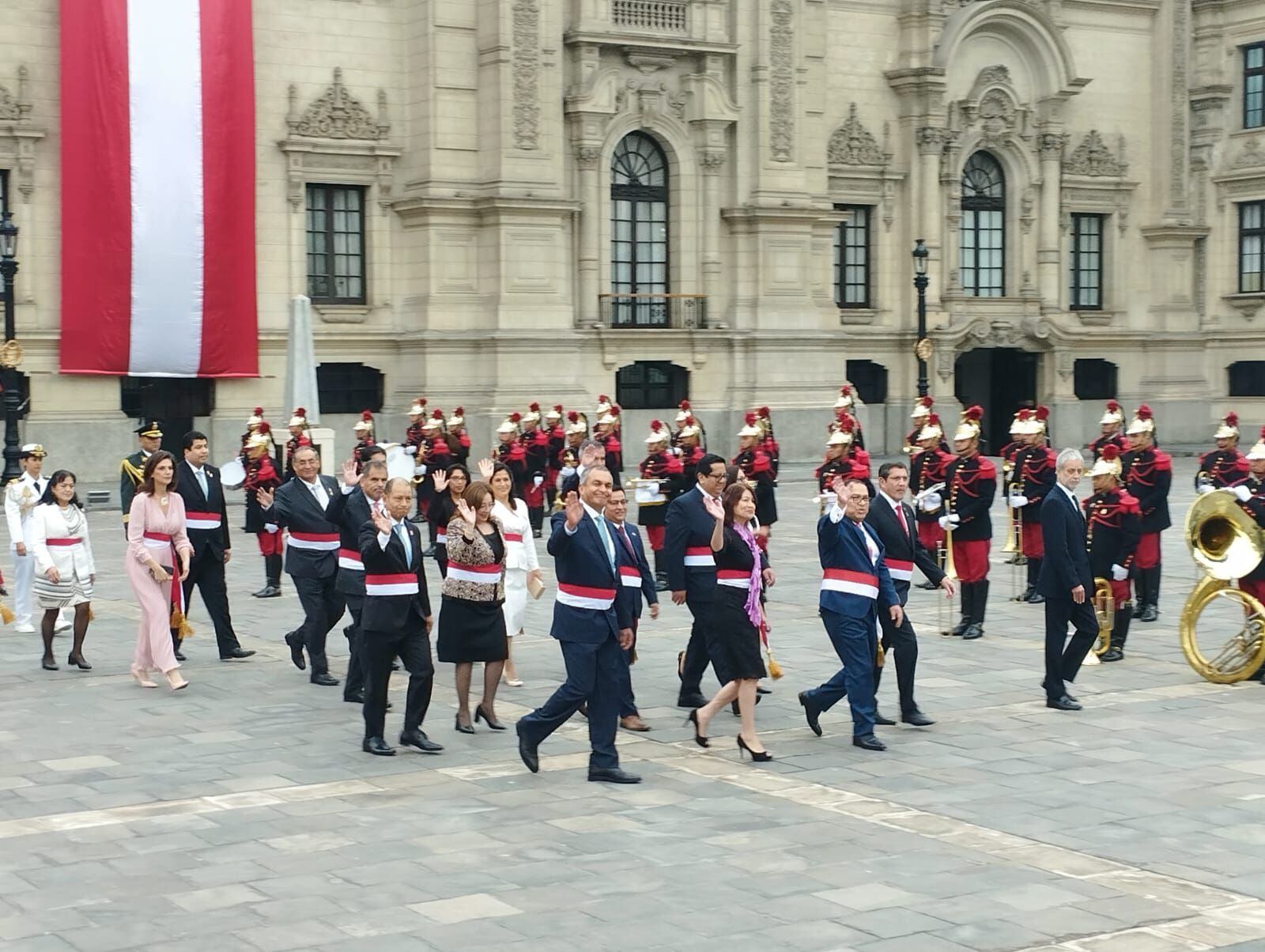 Ministros de Dina Boluarte dejan Palacio de Gobierno para asistir a la Misa Te Deum | Infobae Perú / Yuriko Cabeza