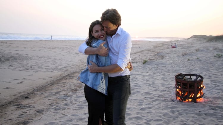 Pampita y García Moritán, con el atardecer esteño de fondo (Fotos: GM Press)