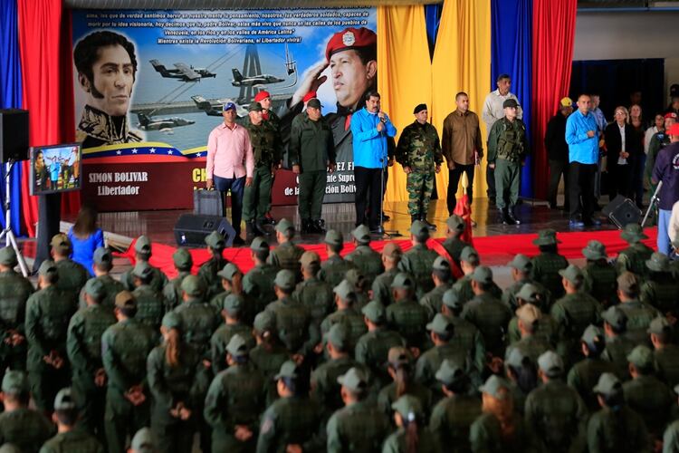 Nicolás Maduro dirigiéndose al Ejército (Miraflores Palace via The New York Times)