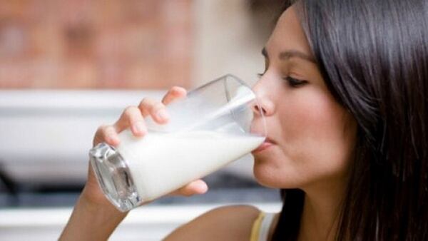 Lamentablemente, año tras año cae el consumo de leche en todo el mundo (iStock)