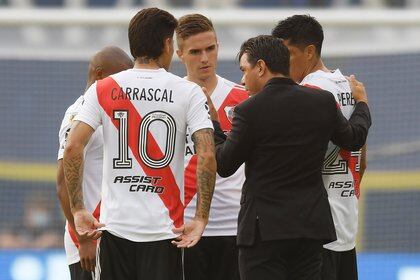 Marcelo Gallardo sostiene un modelo de juego que trasciende a cualquier esquema táctico en River Plate (Foto: REUTERS)