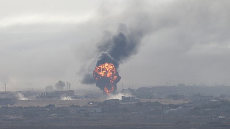 Turquía bombardeó posiciones kurdas en Siria. (Reuters)