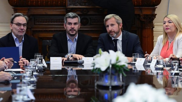 Marcos Peña y Rogelio Frigerio, los encargados de ajustar los detalles de la reunión de Mauricio Macri con los gobermadores