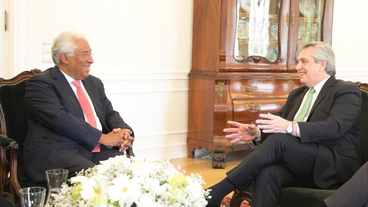 Alberto Fernández con el primer ministro de Portugal, Antonio Costa.