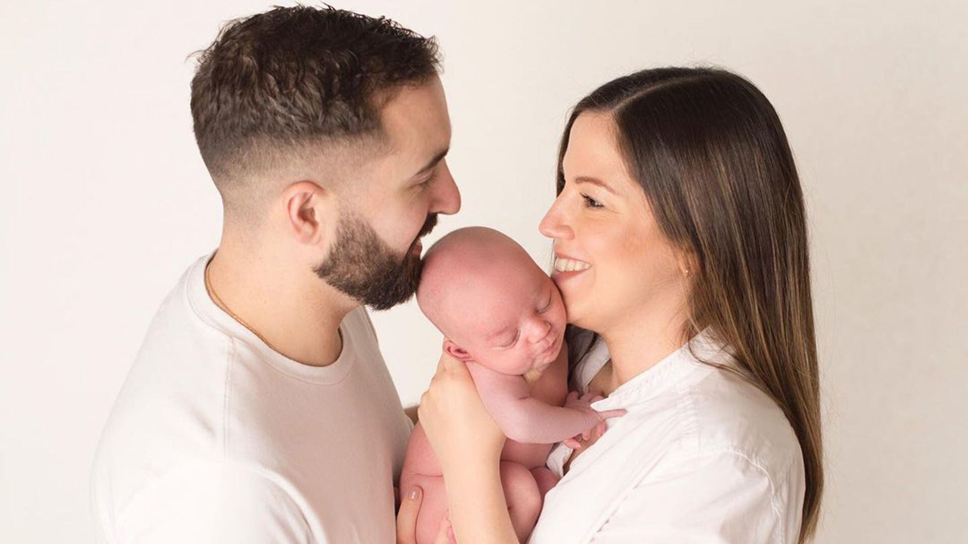 Con la beba recién nacida