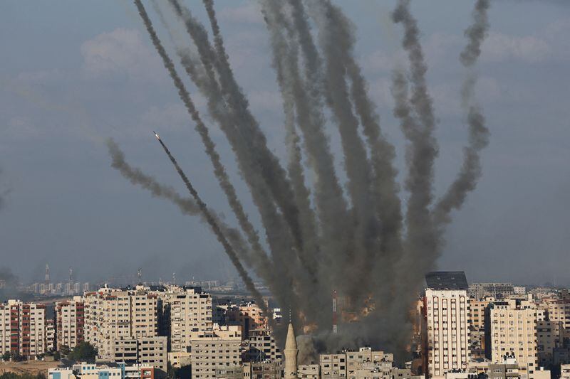 Los terroristas de Hamas atacaron Tel Aviv en represalia a los bombardeos israelíes en la Franja de Gaza. (REUTERS/Mohammed Salem)