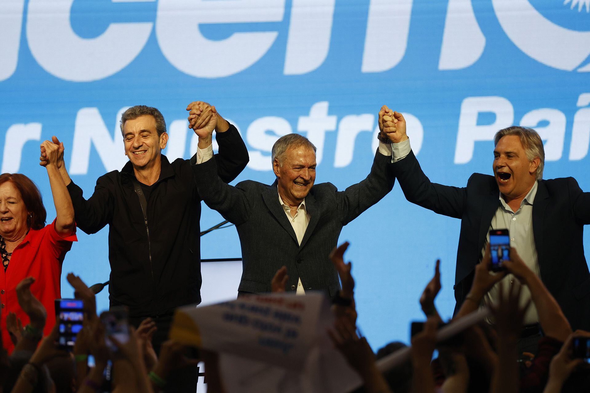Schiaretti, con su vice Florencio Randazzo, obtuvo 1,8 millones de votos en las elecciones del domingo.  (foto Mario Sar)