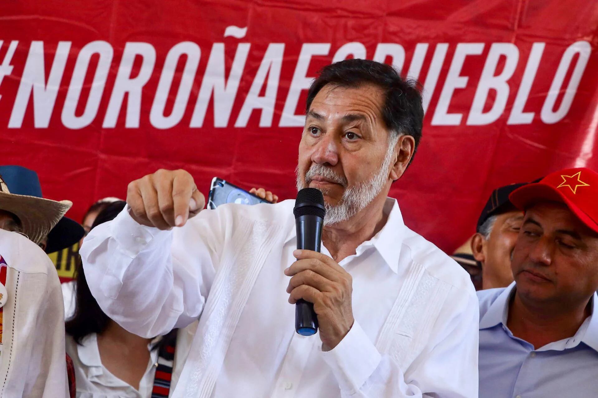 Noroña reprocha que AMLO le dé el tercer lugar en preferencias a Xóchitl Gálvez en elecciones del 2024