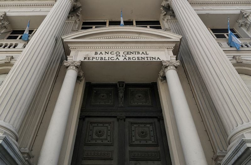 Foto de archivo: imagen de la fachada del edificio del Banco Central de la República Argentina en el centro financiero de Buenos Aires, Argentina. REUTERS/Agustin Marcarian/