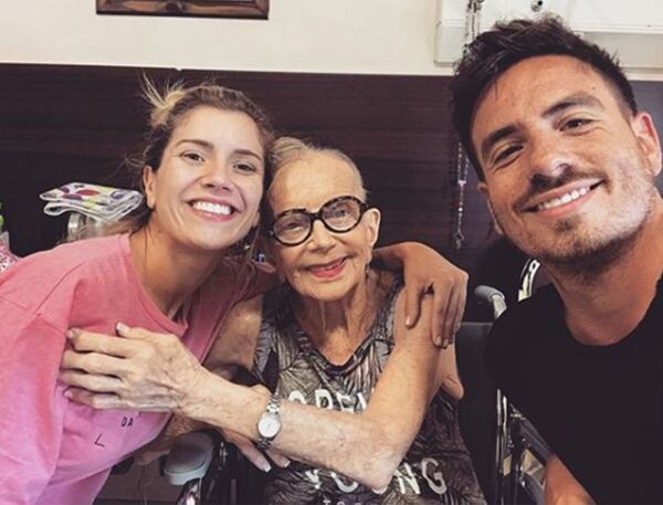Una de las últimas fotos de Ana: el día que conoció a Laurita, quien la visitó junto a Fede en el hospital (Foto: Instagram)