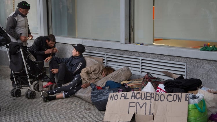 No poder bajar la pobreza, uno de los puntos débiles que remarca el Financial Times sobre la gestión de Cambiemos