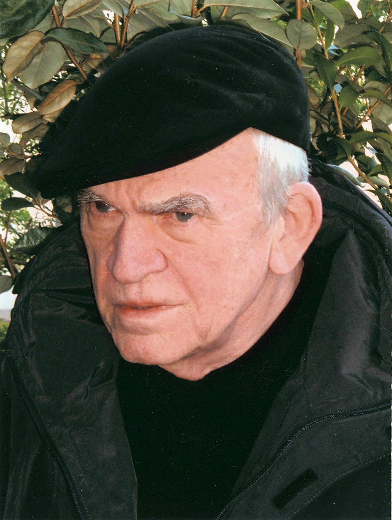 Imagen de 2005 del escritor checo Milan Kundera. EFE
