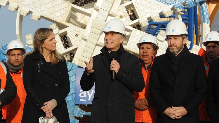 Macri junto al ministro de Interior, Obras Públicas y Vivienda (foto de archivo)