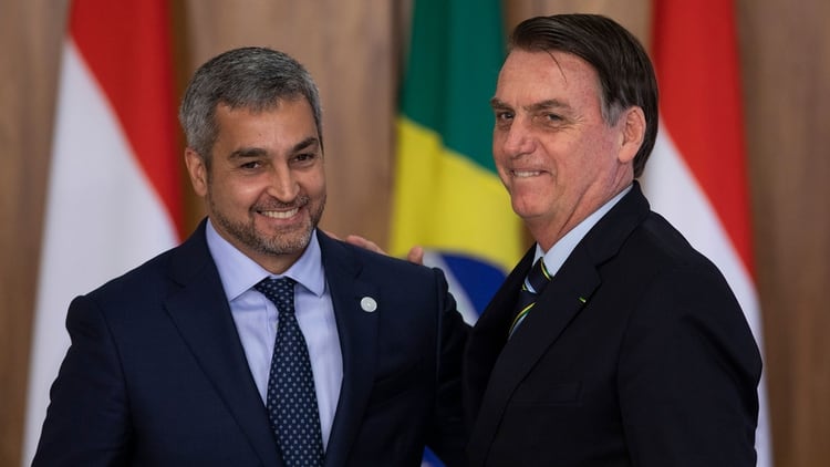 Mario Abdo junto a Jair Bolsonaro