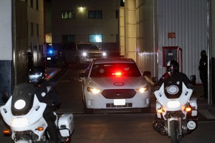 La caravana fue conformada por camioneras de la FGR, la Guardia Nacional y varias motopatrullas (Foto: Galo Cañas / Cuartoscuro)