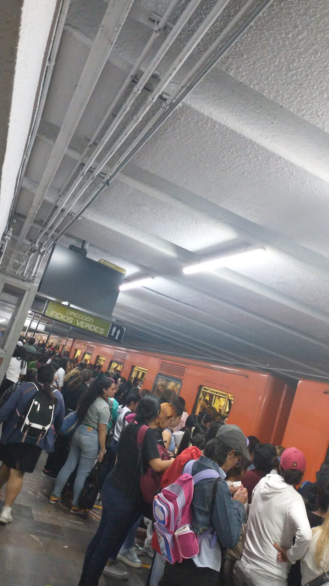 Estado de las diversas estaciones del tren subterráneo de la Ciudad de México.