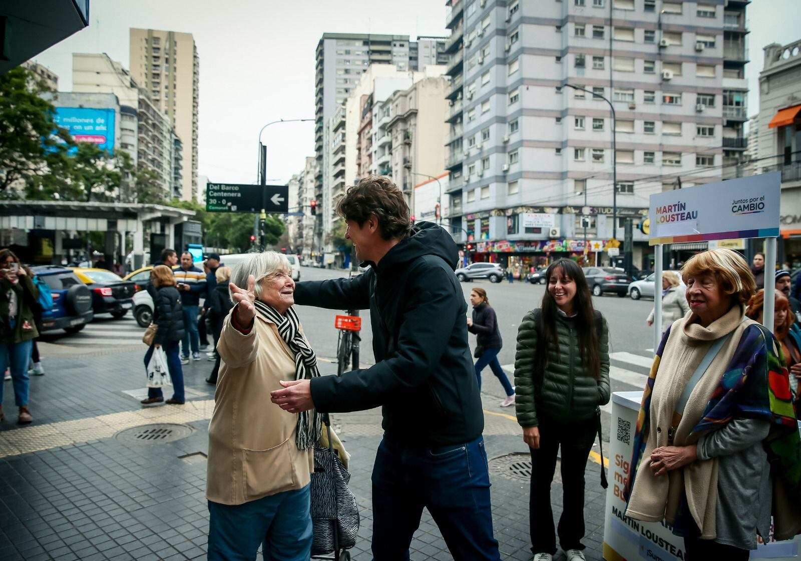 Martín Lousteau en recorrida por la ciudad de Buenos Aires
