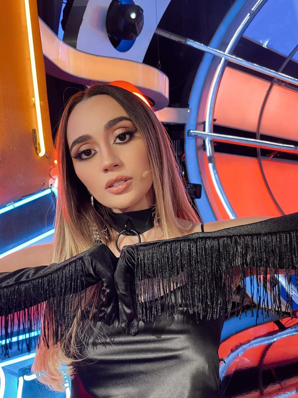 Christian Nodal kissed Carolina Ross on stage: “Incredible talent”