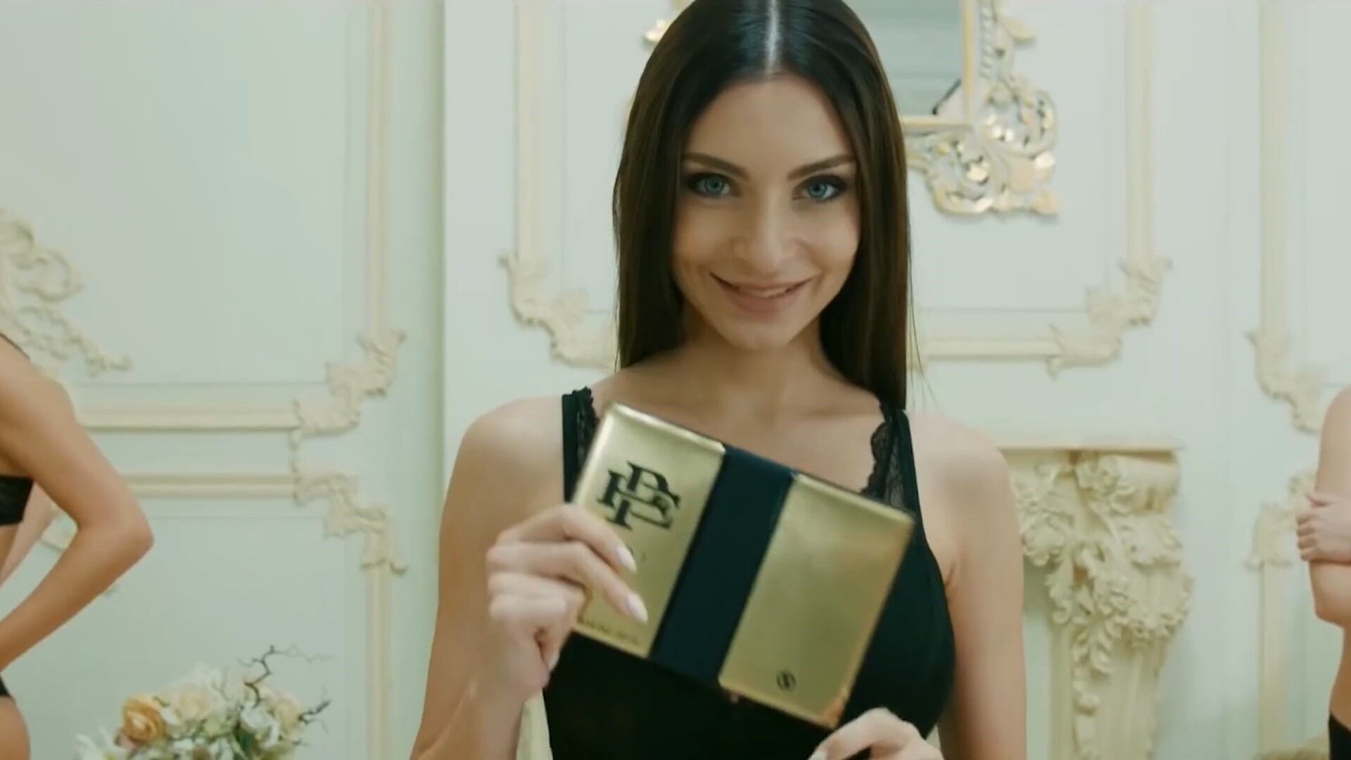 El Hermano De Pablo Escobar Presento Un Telefono Inteligente