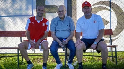 Mascherano, Sabella y Gabriel Milito (ex DT de Estudiantes) el año pasado en el club platense