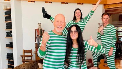 Demi Moore y Bruce Willis pasaron la cuarentena juntos y acompañados por sus hijas y hasta los novios de ellas Foto: Instagram