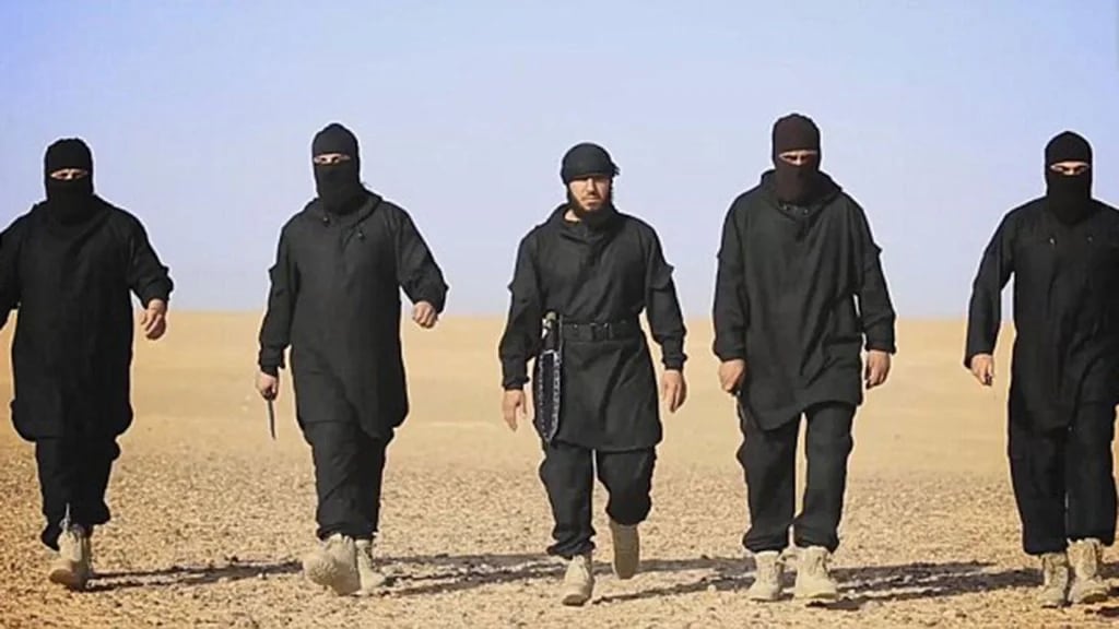 Los verdugos del Estado Islámico esta vez castigaron a sus propios compañeros