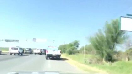Una grabación muestra a sicarios de la frontera norte de México ,operar a plena luz del día y con vehículos sin placas. (Foto: Captura de pantalla)
