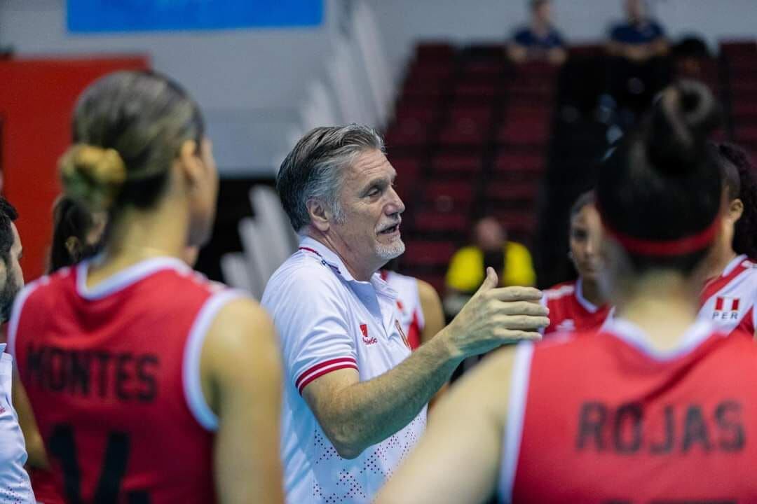 Francisco Hervás es el DT de la selección femenina de voleibol (FPV)