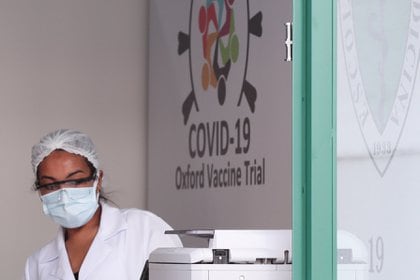 La vacuna de Oxford/AstraZeneca est en fase clnica 3-  REUTERS/Amanda Perobelli/File Photo