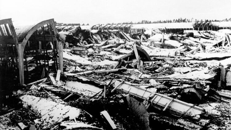 Parte de la planta de Wolfsburgo destruida por los bombardeos aliados en 1944. (Volkswagen)