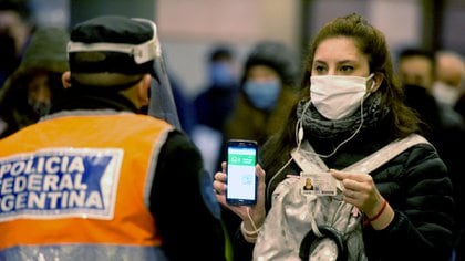 "El Presidente está facultado para restringir derechos y garantías de las personas en una situación excepcional como esta. Pero no puede decir que el incumplimiento configura un delito del Código Penal"