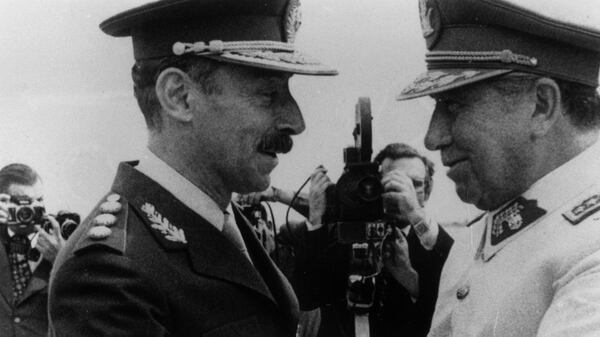 El dictador argentino Videla junto al dictador chileno Pinochet