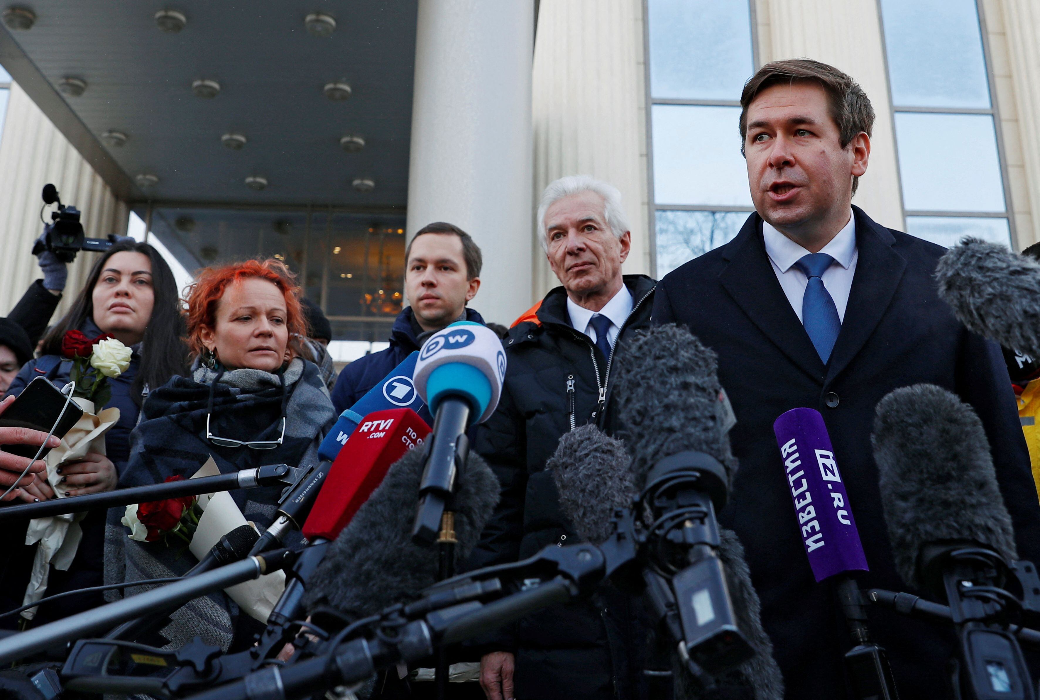 Lawyer Ilya speaks after the hearing (REUTERS / Evgenia Novozhenina)