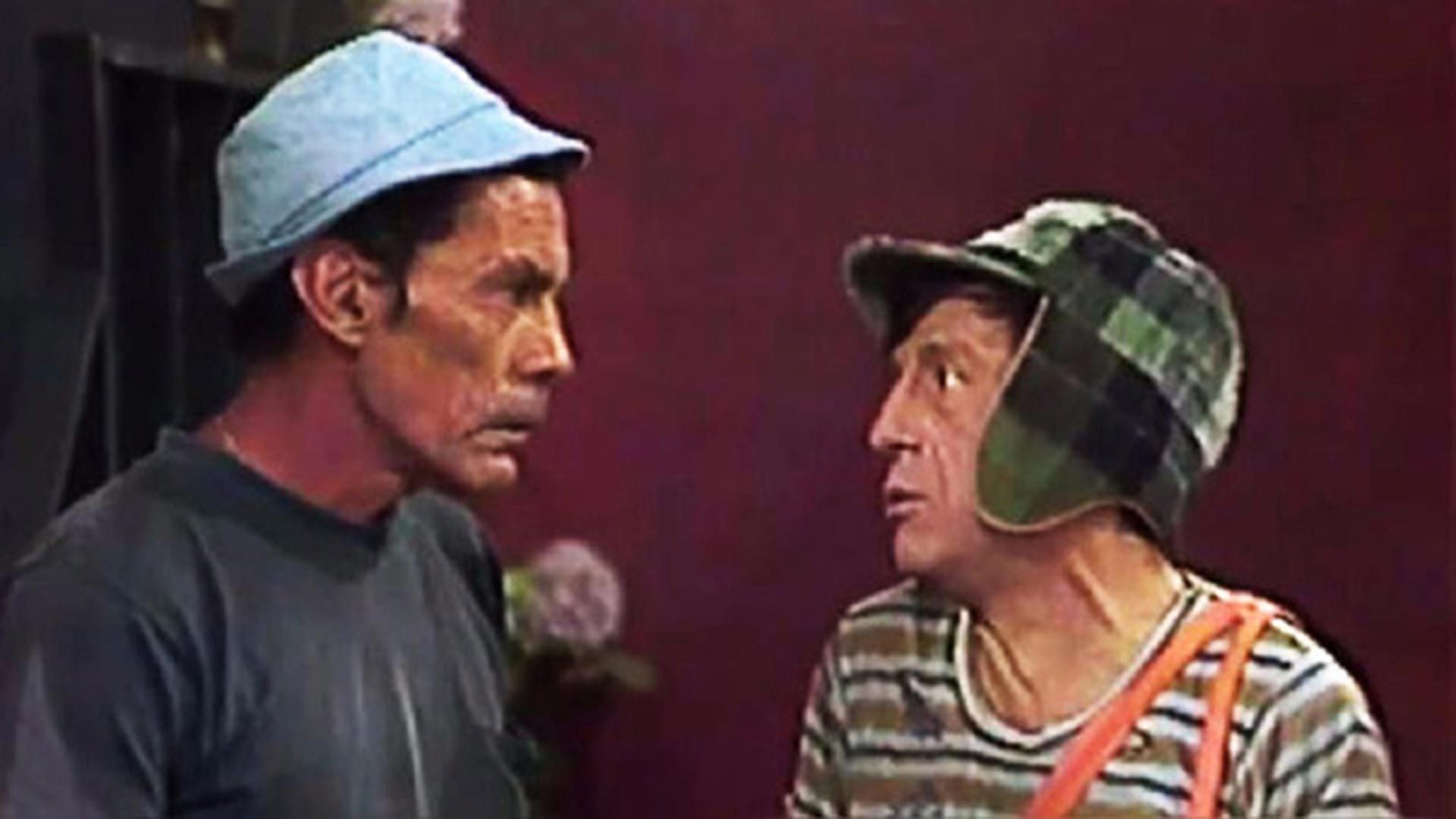 Ramón Valdés como Don Ramón y Chespirito como El Chavo del 8, en una escena del programa (Captura de pantalla: Distrito Comedia)