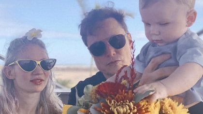 Elon Musk con su familia