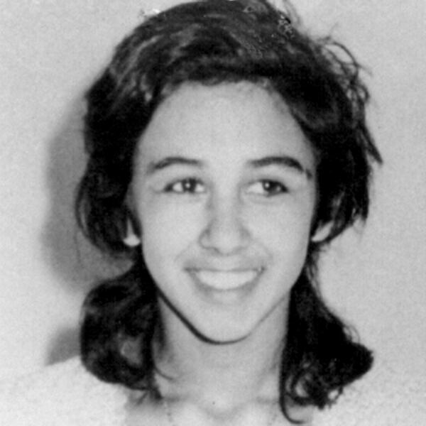 Olga Noemí Casado. Desaparecida en 1977 en Dock Sud, fue vista en los centros clandestinos Puesto Vasco y La Cacha.Tenía 19 años, era enfermera, militaba en Montoneros y estaba embarazada de siete meses