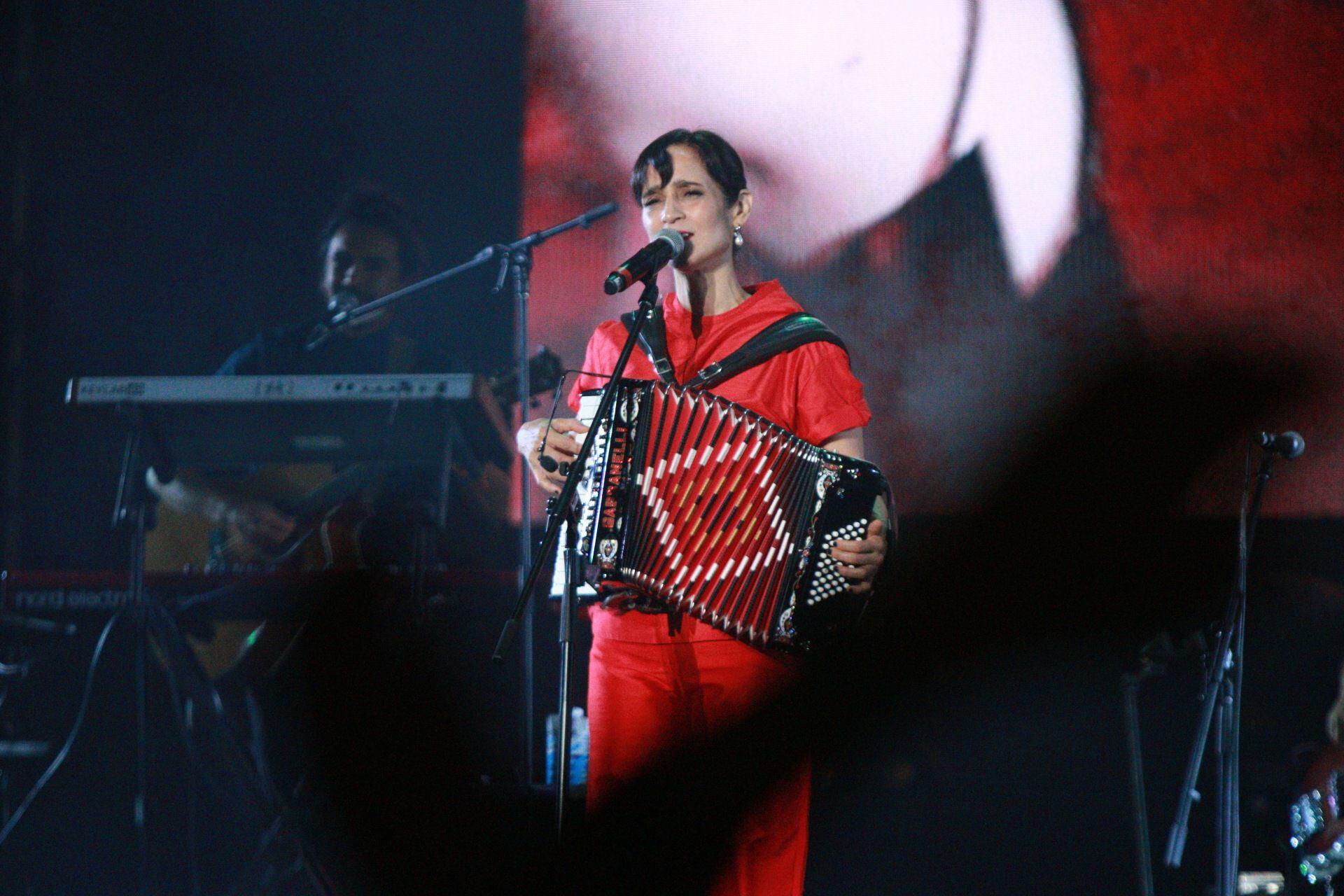 Julieta Venegas at vive latino 2022
