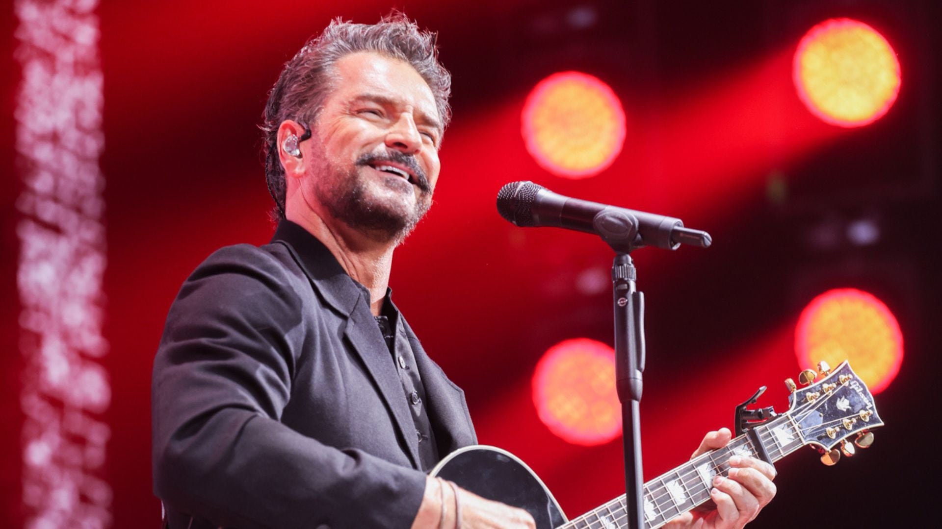 Ricardo Arjona tiene pendientes dos presentaciones en Vélez