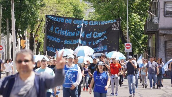 La gente comenzó a llegar pasado el mediodía al estadio de Racing (@UniCiudadanaAR)