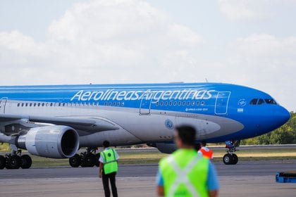 La aeronave tocó suelo argentino antes de los previsto
