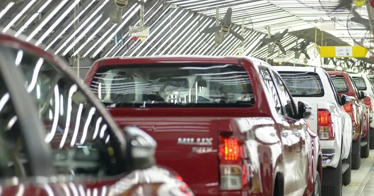 Car production grew by 25% in March compared to last year
