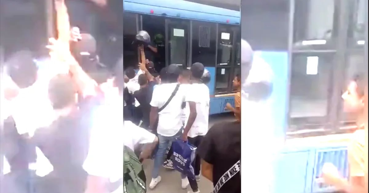 Video: Cali MIO passenger almost lynched after being caught exposing his genitals to a minor