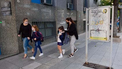 El gobierno nacional instó a los colegios privados de la ciudad de Buenos Aires a que suspendan las clases presenciales