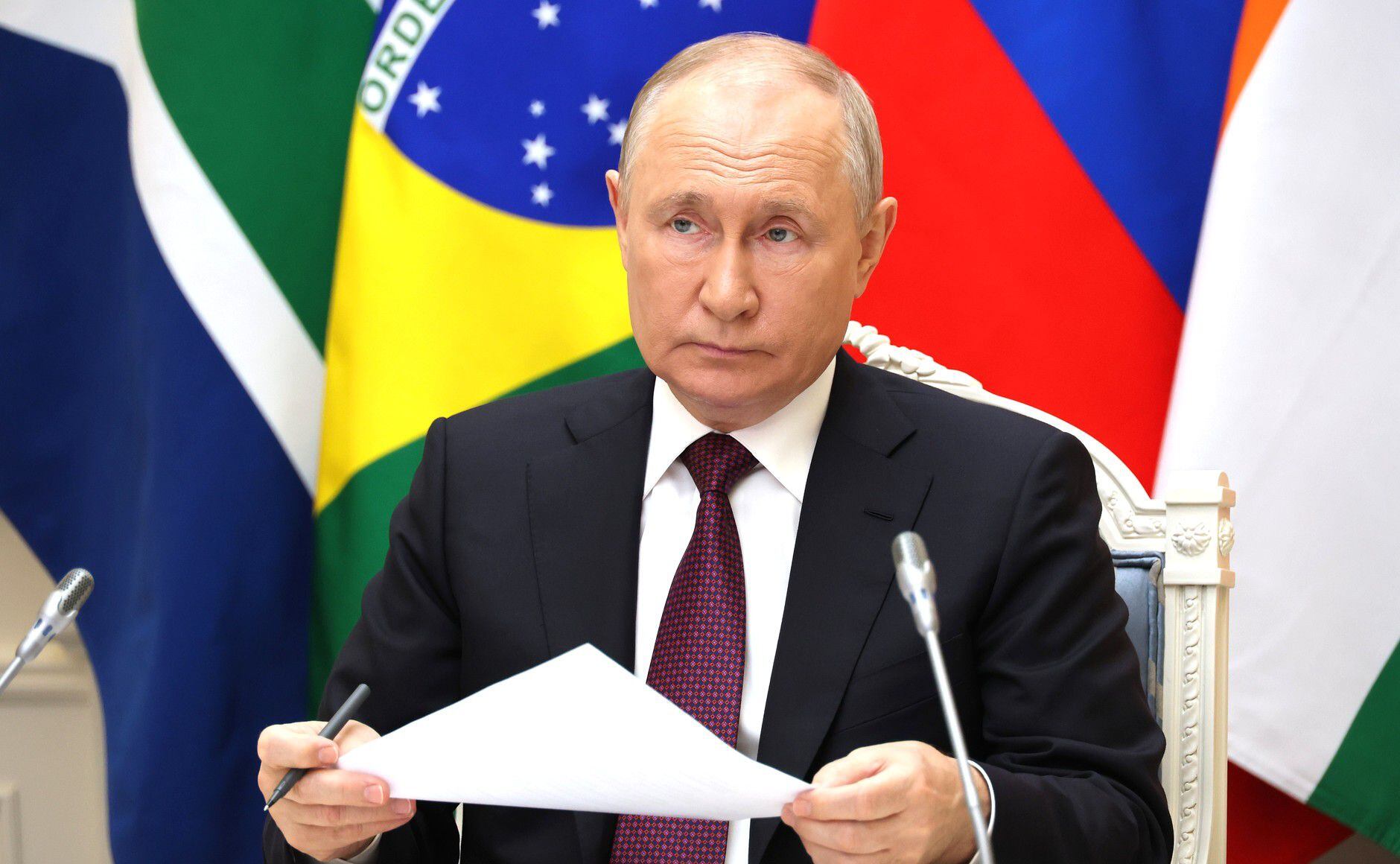 Vladimir Putin desistió de asistir a la XV Cumbre de los BRICS. Corría el riesgo de ser detenido, pues el país anfitrión, Sudáfrica, está afiliado a  Interpol
-/Kremlin/Dpa
