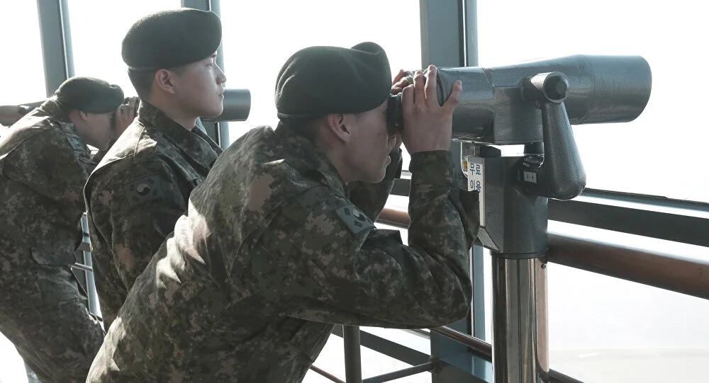 Soldados surcoreanos vigilan la frontera (AP)
