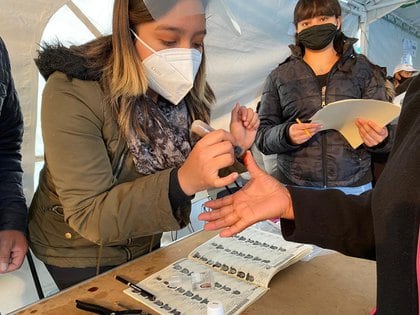 Seis personas fueron detenidas en Pachuca por leer que la ciudad era un alto punto de contagio del COVID-19.  El hecho puede estar vinculado a la propagación del miedo entre la población para inhibir el voto (Foto: Twitter / @ INEMexico)